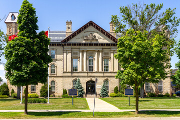 Obraz premium Brantford, Ontario, Canada - June 8, 2018? The Brant County Courthouse in Brantford is one of the 52 Superior Justice Courts in Ontario.