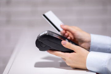 credit card with electronic payment terminal