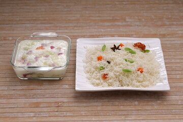 Veg Pulav_wooden background