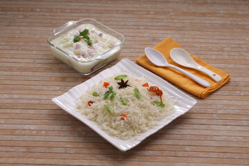 Veg Pulav_wooden background