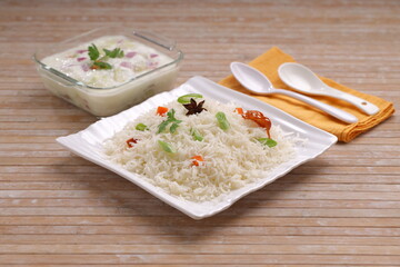 Veg Pulav_wooden background