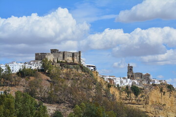 Fototapeta na wymiar Vue Panoramique Village Blanc Arcos de la Frontera Andalousie Espagne 