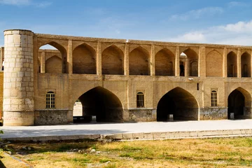 Cercles muraux Pont Khadjou Allahverdi Khan Bridge (Si-o-seh pol), ancient bridge in Isfahan or Esfahan, Iran, Middle East, Asia. River bed is dry because of the dam. The bridge has 23 arches, is 133 meters long, 12 meters wide.
