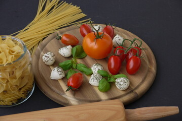 Pasta mit Tomate Mozzarella