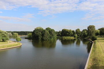 Fototapeta na wymiar famous park in Minsk with river at summertime
