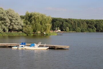 Obraz premium famous park in Minsk with river at summertime