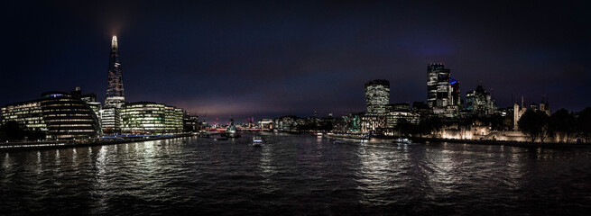 Fototapeta na wymiar London view at night