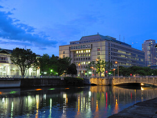 夕暮れの大阪中之島 淀屋橋と大阪市役所