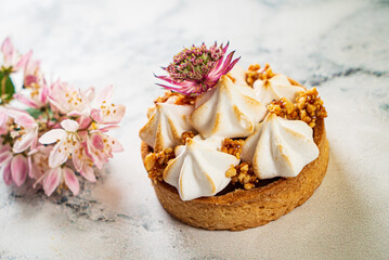 tart with meringue and caramel