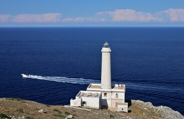 Fototapeta na wymiar Otranto - Barca a Punta Palascia