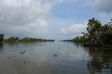 Obraz na płótnie Canvas Backwaters network of brackish lagoons in Kerala