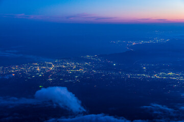 富士山からの駿河半島の夜景