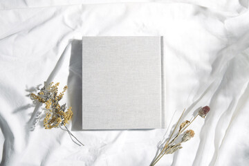 自然光と葉の影が反射した白い布 Wall Mural Wallpaper Murals Studio I M S