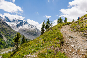 Val Roseg, Piz Roseg, Ova da Roseg, Rosegbach, Piz Sella, Piz Glüschaint, tschiervagletscher, Wanderweg, Berninagruppe, Oberengadin, Murtèl, Alpen, Sommer, Graubünden, Schweiz