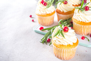 Christmas Cupcakes with cranberry
