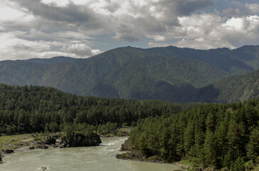 River in the valley between the mountains.