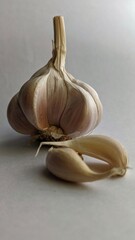garlic and cloves