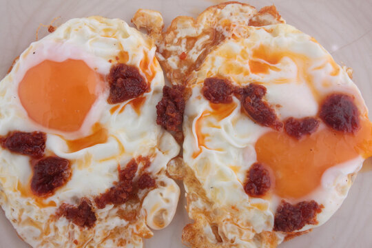 fried eggs with sobrasada