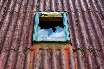 fenêtre de toit cassée