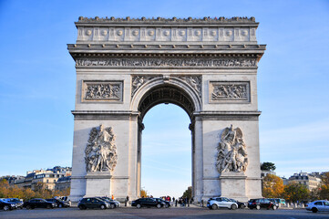 Fototapeta na wymiar パリの凱旋門　The big triumphal arch in Paris