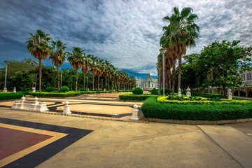 Background of Wat Tha Sung (Chantaram) in Thailand, there is a large pagoda, The Golden Castle...