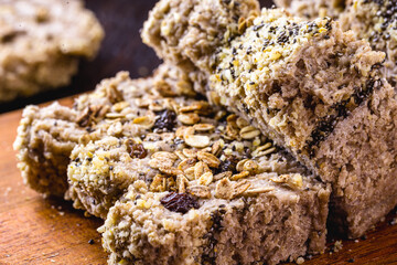 sliced ​​vegan bread, with rolled oats, chia, flaxseed and chestnuts, walnuts and Brazil nuts. Healthy vegetarian bread without gluten.