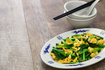 chinese chives and eggs stir fry