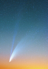 Kometa C/2020 F3 NOEWISE na wieczornym niebie  w dniu 14.07.2020 roku - obrazy, fototapety, plakaty