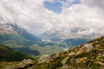 St. Moritz, Celerina, Seenplatte, Muottas Muragl, Oberengadin, Alpen, Piz Julier, Corviglia, Piz Nair, Stazerwald, Stazersee, Wanderweg, Graubünden, Sommer, Schweiz