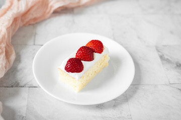 Fresh Strawberry Cake