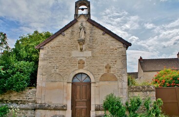 Petite église dans un village en Bourgogne.