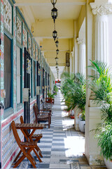 Fototapeta na wymiar terrace along a residential building in the historic quarter of Singapore little India