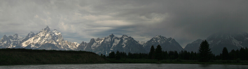 Fototapeta na wymiar Yellowstone mountain landscape
