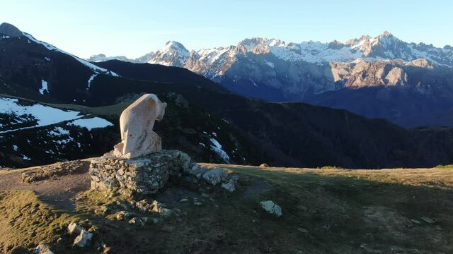 Monumento al Oso (Collado de LLesba - Cantabria) at sunset by drone - Slow Travelling