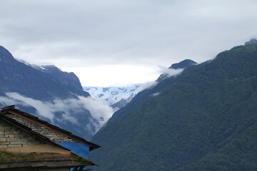 Fototapeta na wymiar mountain between the hills nepal ghandruk