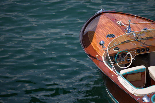 oldtimer boat on the water