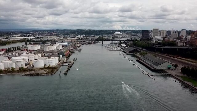 Scenic View Of The Thea Foss Waterway In Tacoma, Washington On A Cloudy Day - aerial