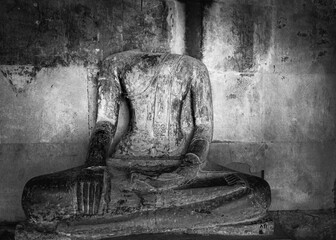 Bas-reliefs of a few devatas in the archaeological place of angkor wat in siam reap, cambodia
