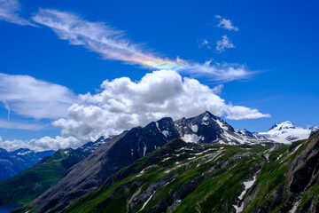 Arcobaleno tra le nubi sulla Punta d'Arbola, 3.235 m, Alpi Lepontine, Val Formazza, Italia
