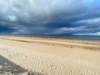 Spiaggia e temporale