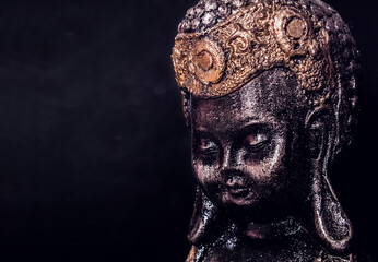 Buddha Shakyamuni Siddhartha Gaurama - Gold status buddhism