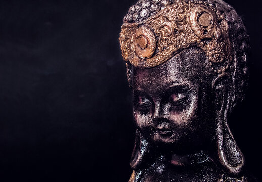 Buddha Shakyamuni Siddhartha Gaurama - Gold status buddhism