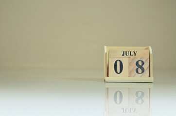 July 8, Number cube with the reflection on the ground.