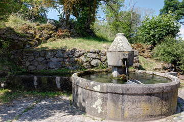 Fontaine du moyen-âge à Albepierre-Bredons près de Murat dans le Cantal