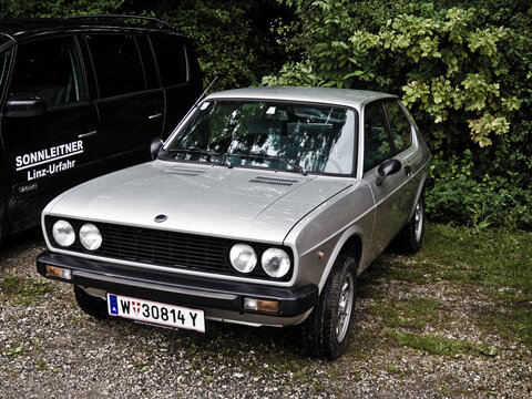 Vintage Fiat 128 3p Coupe