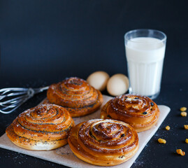 Delicious cinnabon buns.
Buns with poppy seeds and raisins. Rouge Baking