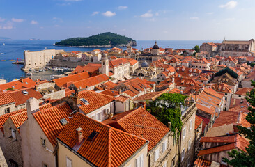 Obraz premium Sightseeing of Croatia. Dubrovnik cityscape. Dubrovnik old town, a beautiful summer view