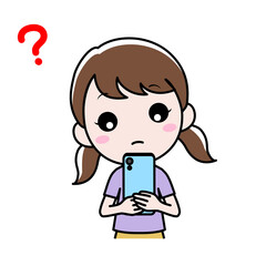 スマホを見て疑問を感じている女の子