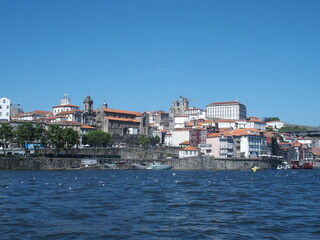 Fototapeta na wymiar Blick vom Douro auf Porto Portugal View of Porto Portugal from Douro River