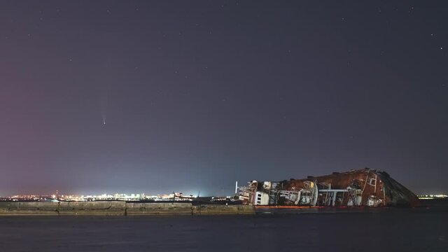 Time Lapse of Comet C/2020 F3 Neowise over a wrecked tanker in Odessa. June, 2020